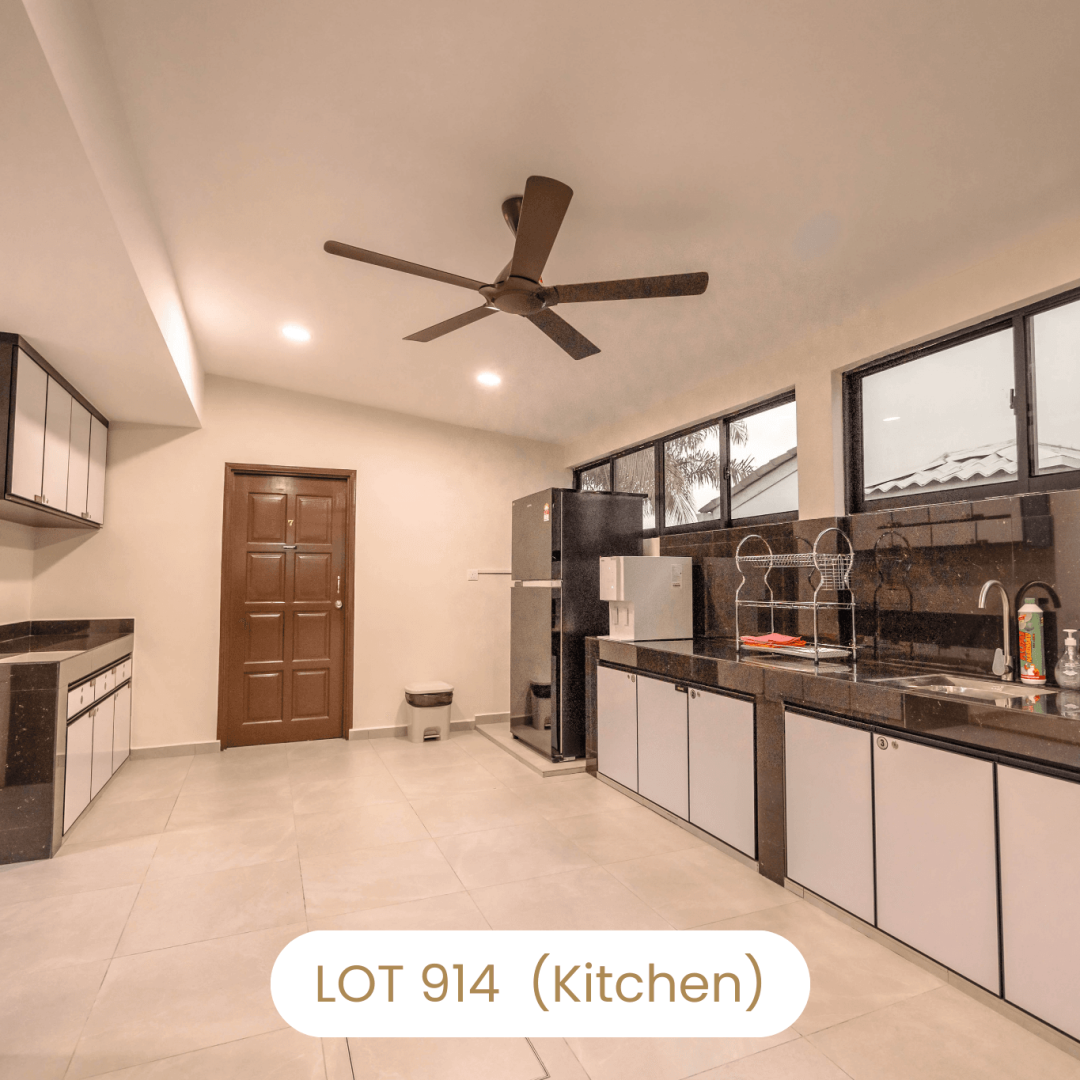 Spacious modern kitchen area hallway at Le's Homestay Lot 914 A'Famosa Homestay