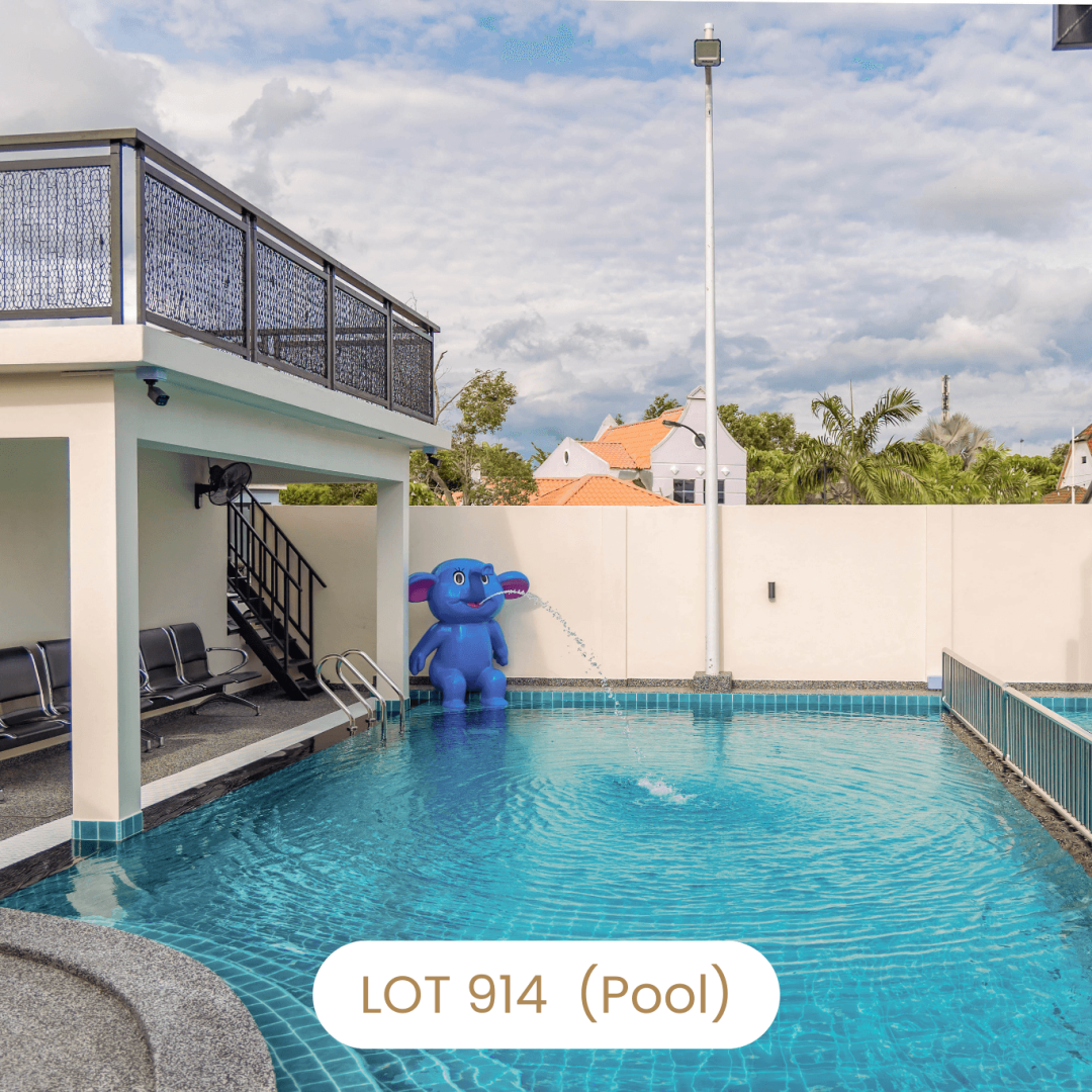 Private swimming pool with elephant water feature at Le's Homestay Lot 914 A'Famosa Homestay