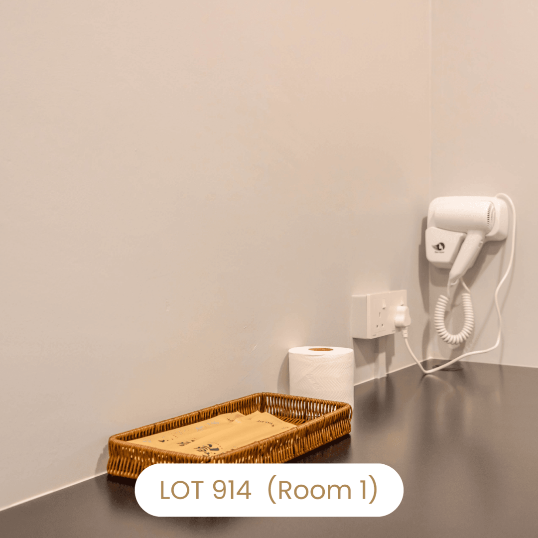 Complimentary toiletries and amenities provided in room at Le's Homestay Lot 914