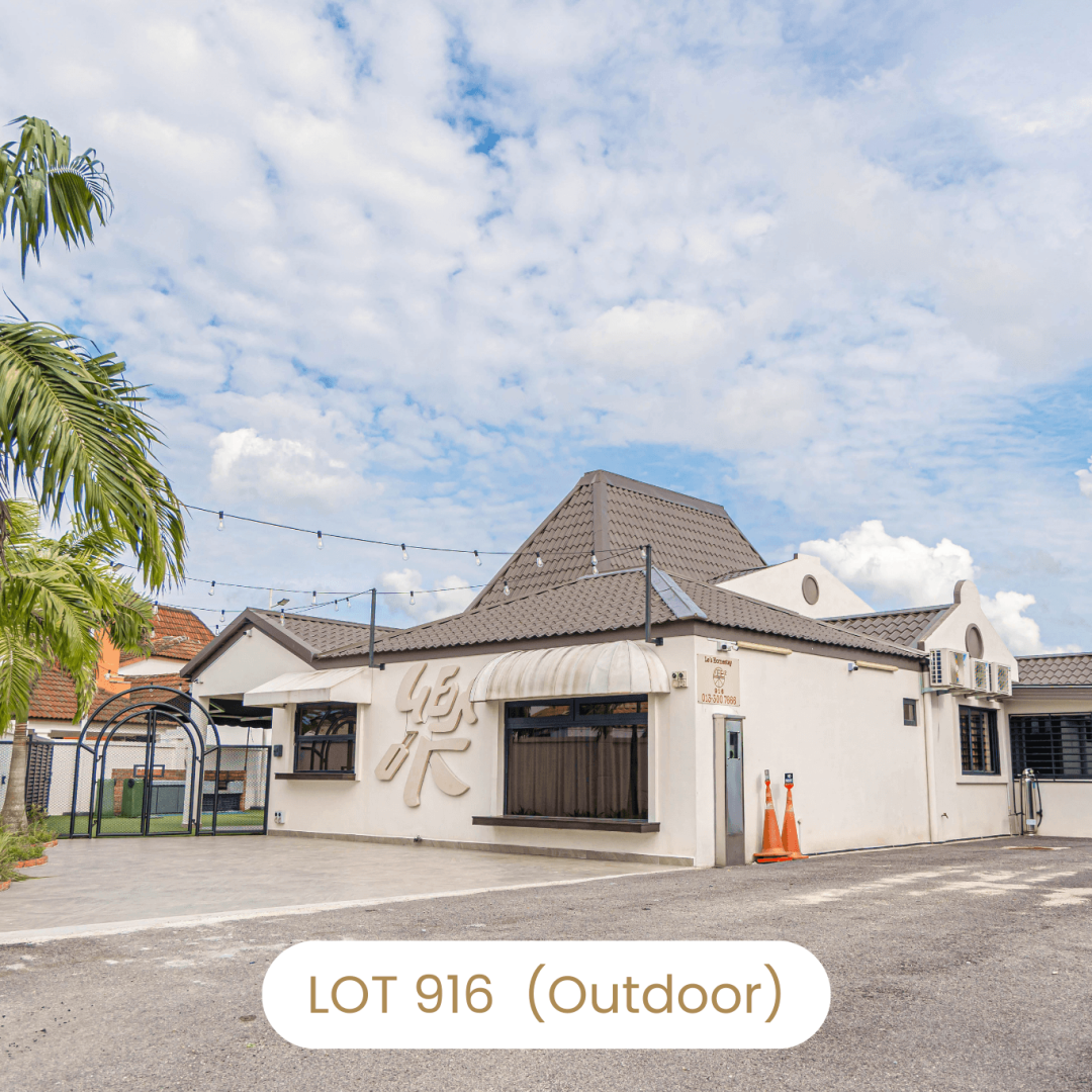 Exterior view of Le's Homestay Lot 916 corner unit at A'Famosa Homestay resort