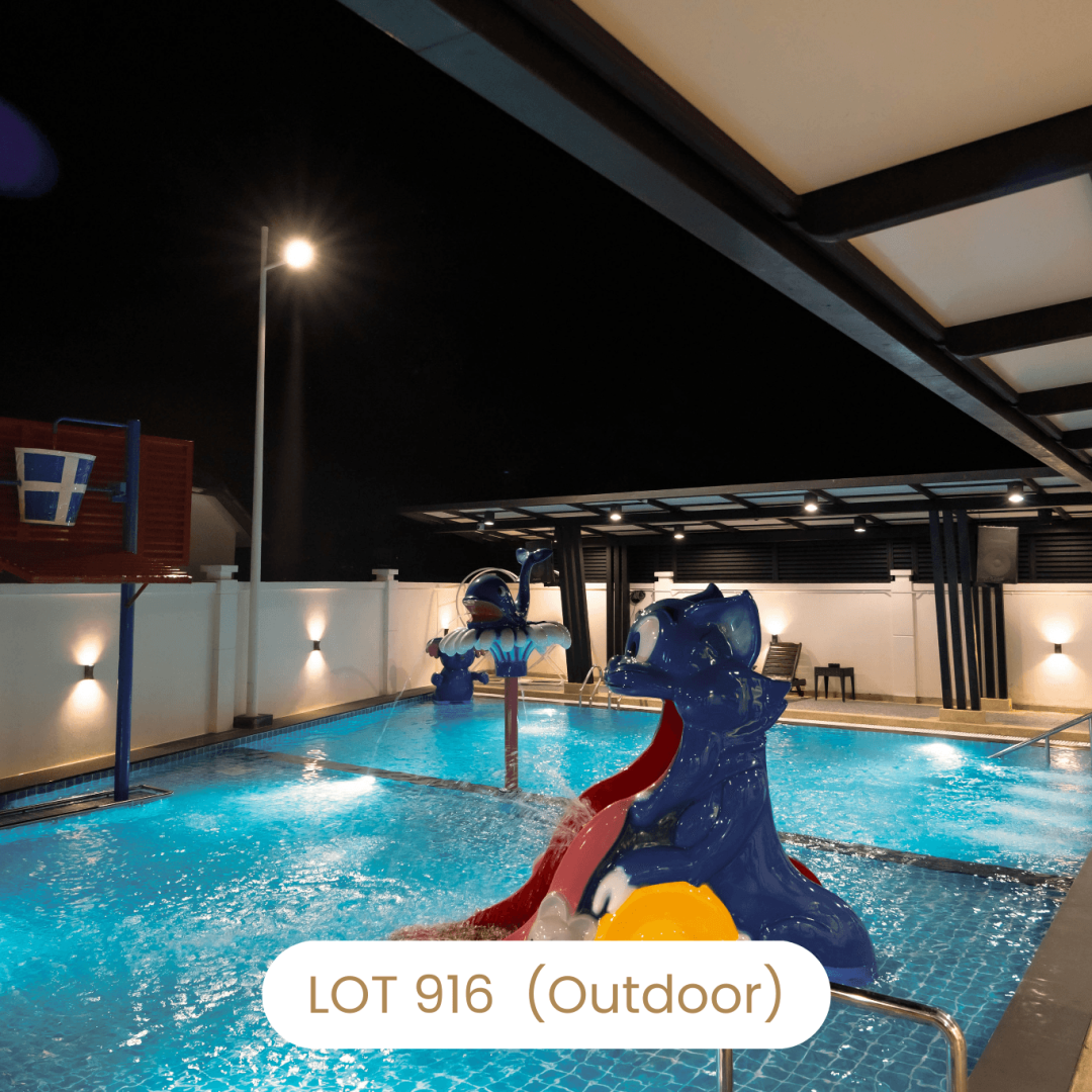 Private swimming pool with water slide night view at Le's Homestay Lot 916 A'Famosa Homestay