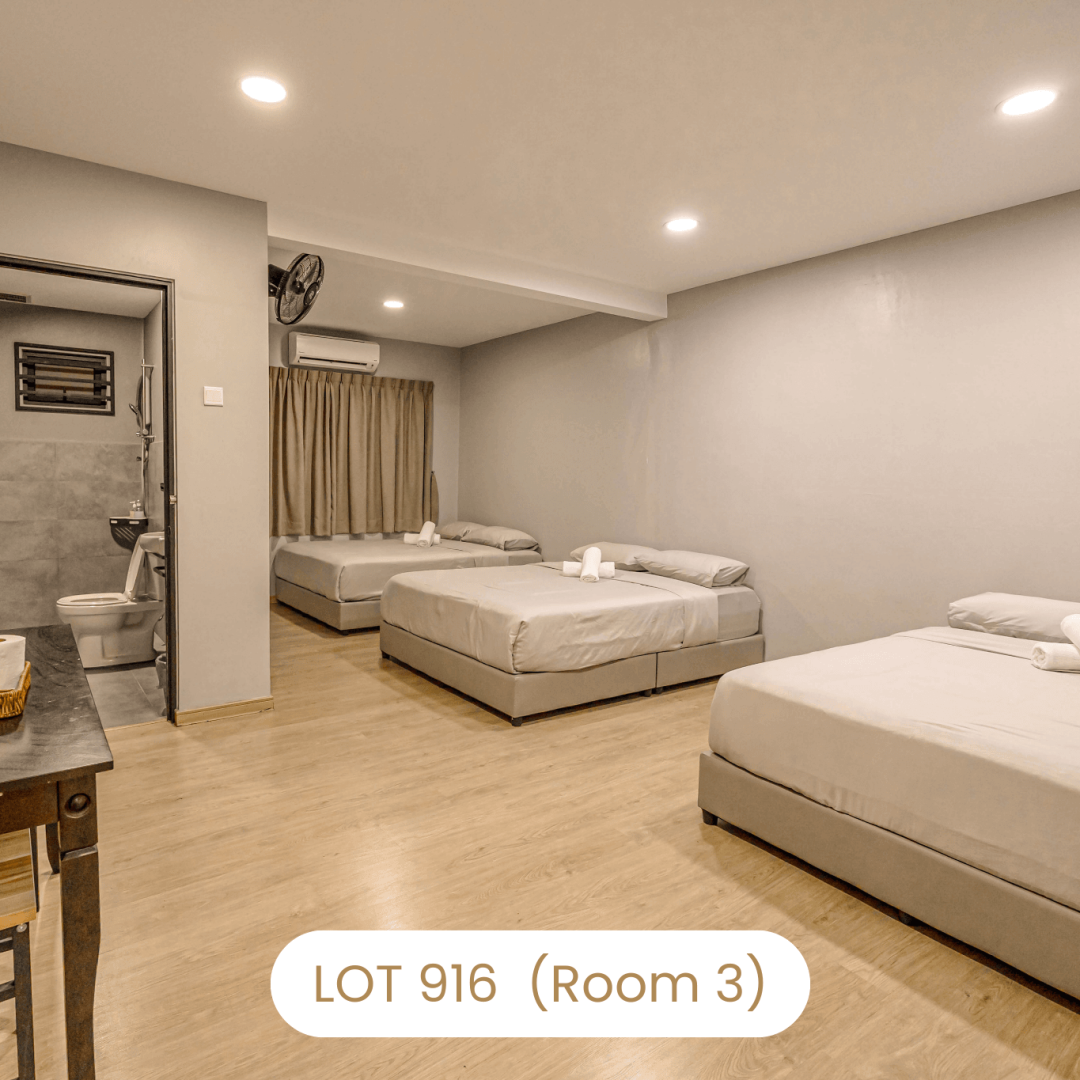 Spacious family room accommodation with comfortable bedding at Le's Homestay Lot 916 (Room 3)